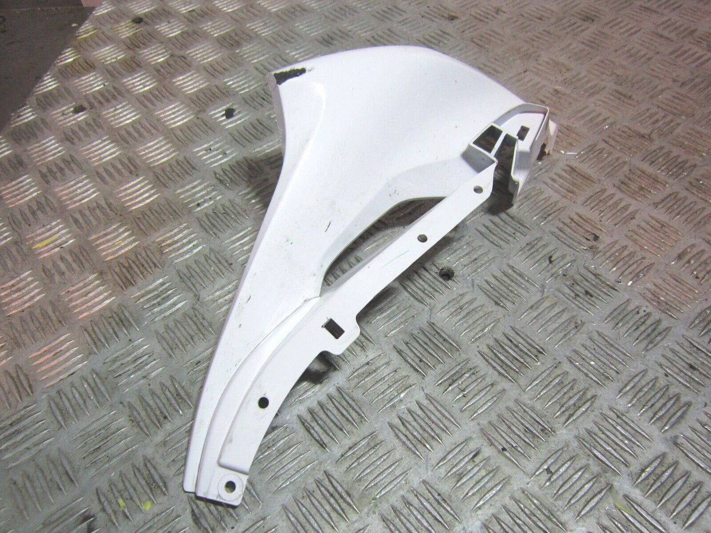 HONDA CBR125 CBR 125 RIGHT TOP FAIRING YEAR 2011  2014