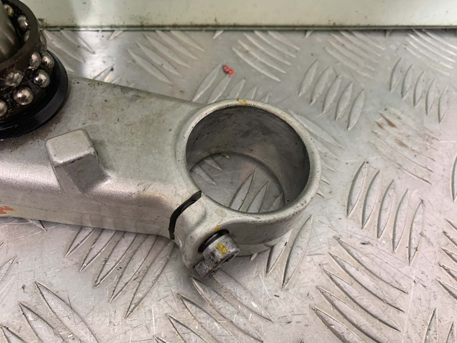 YAMAHA YZF R1 4C8 BOTTOM YOKE   YEAR 2007-2008 (CMB1237)