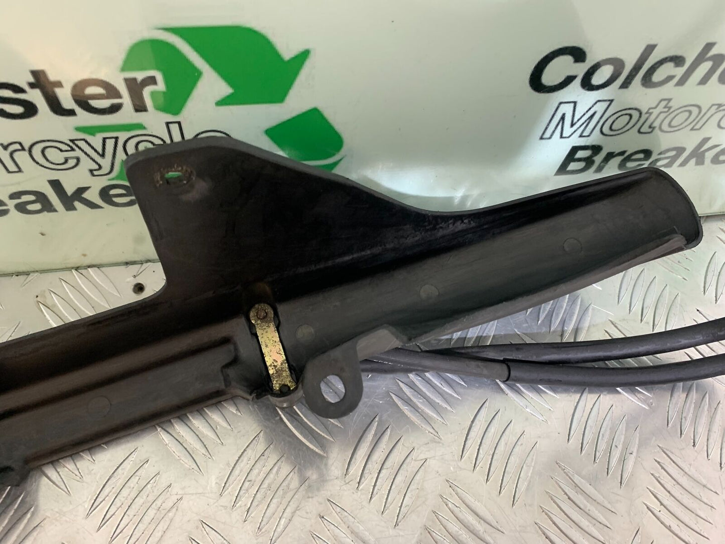 HONDA VFR800 VFR 800 V-TEC CHAIN GUARD  YEAR 2002 -09 (CMB1012)