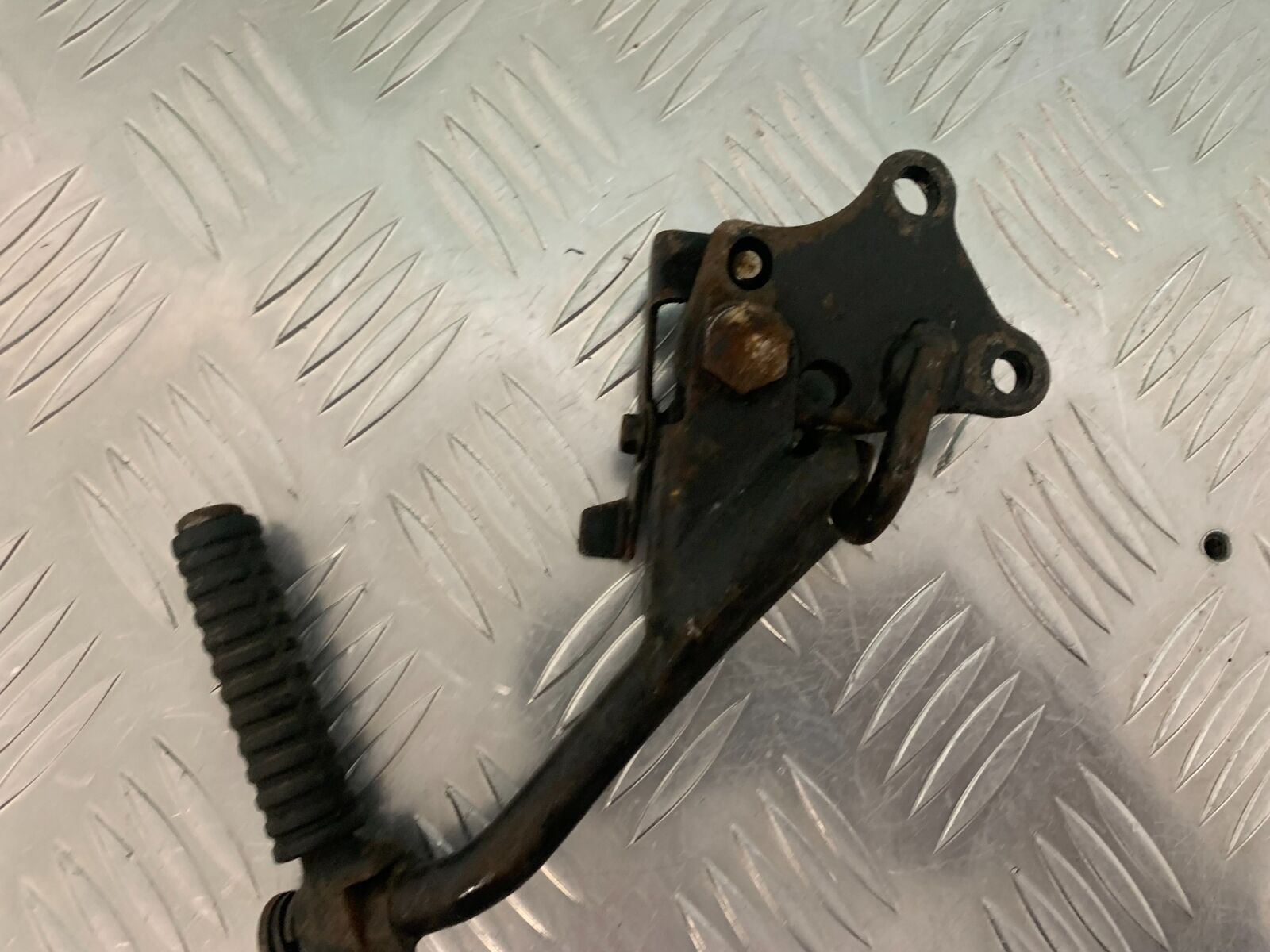 HONDA CBR 400 NC23 TRI-ARM GRAB RAIL  YEAR YEAR 1987-89 (STOCK 969)