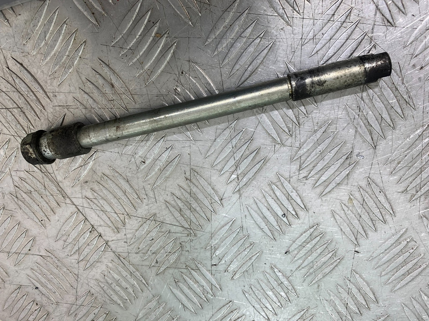ROYAL ENFIELD HIMALAYAN 411 FRONT WHEEL SPINDLE  YEAR 2018-2023 (CMB1279)