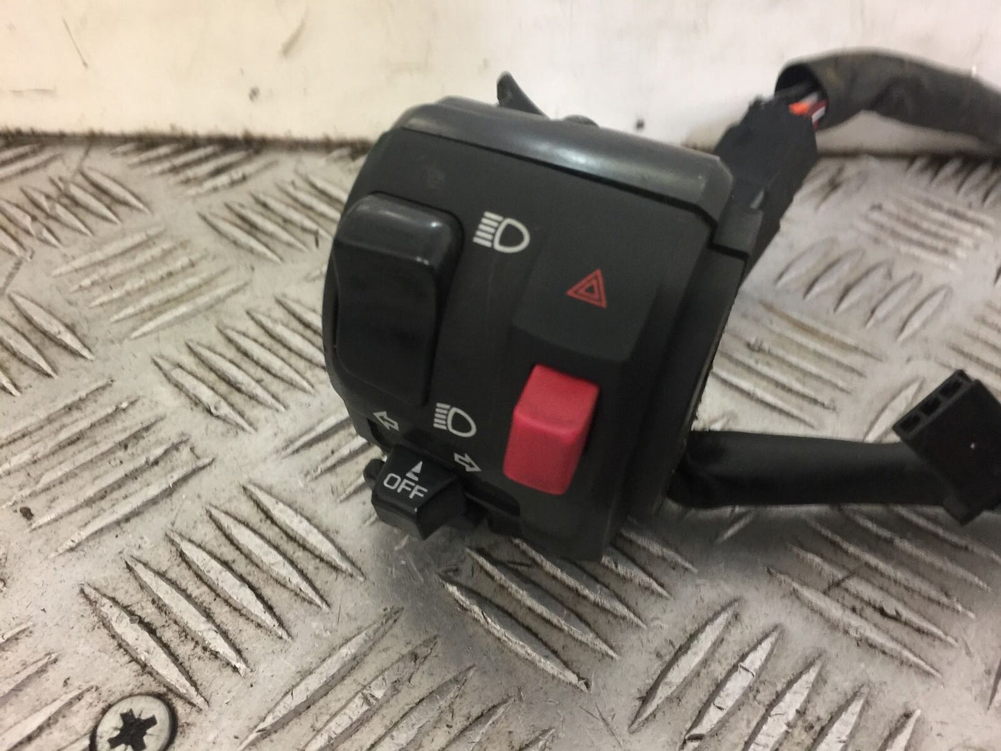 KAWASAKI ER6 F LEFT SWITCH GEAR   YEAR 2009-2011 (STOCK 412)