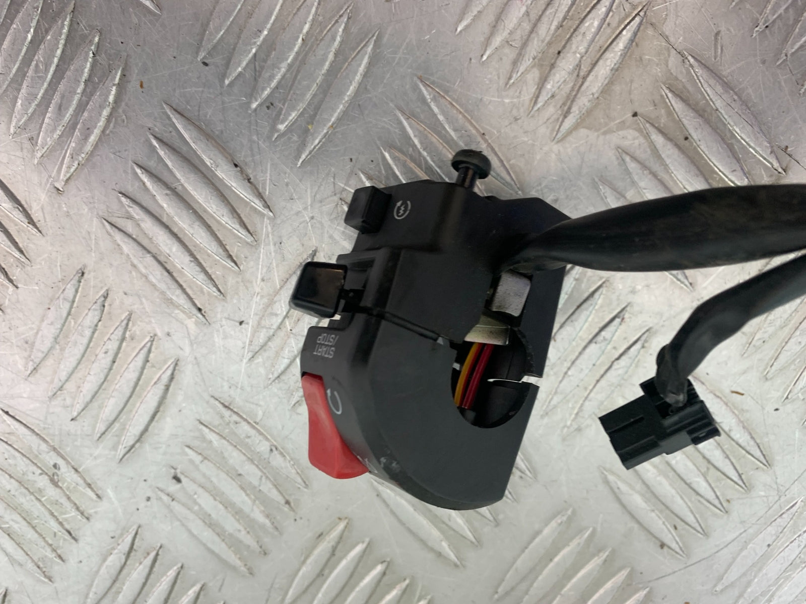 KAWASAKI ZX10R ZX 10R RIGHT SWITCH GEAR   YEAR 2011-2015 (CMB1154)