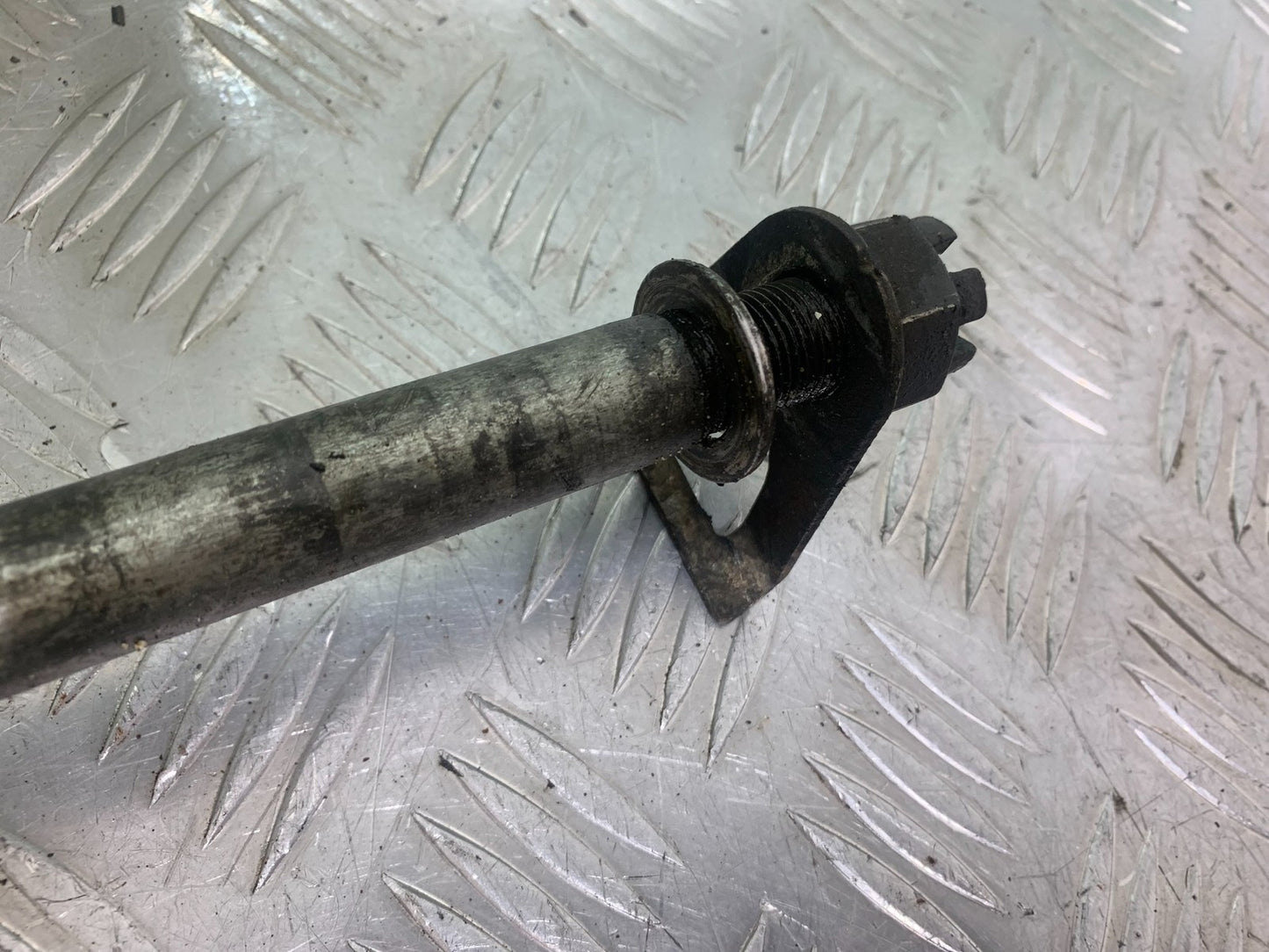 KAWASAKI ZX6R ZX6 F REAR WHEEL SPINDLE  YEAR 1995-1997 (CMB1169)