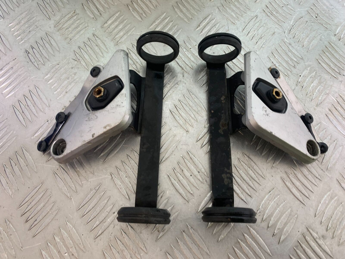 SUZUKI GSF1250 GSF 1250 BANDIT HEADLIGHT BRACKETS   YEAR 2010-14 (CMB1092)