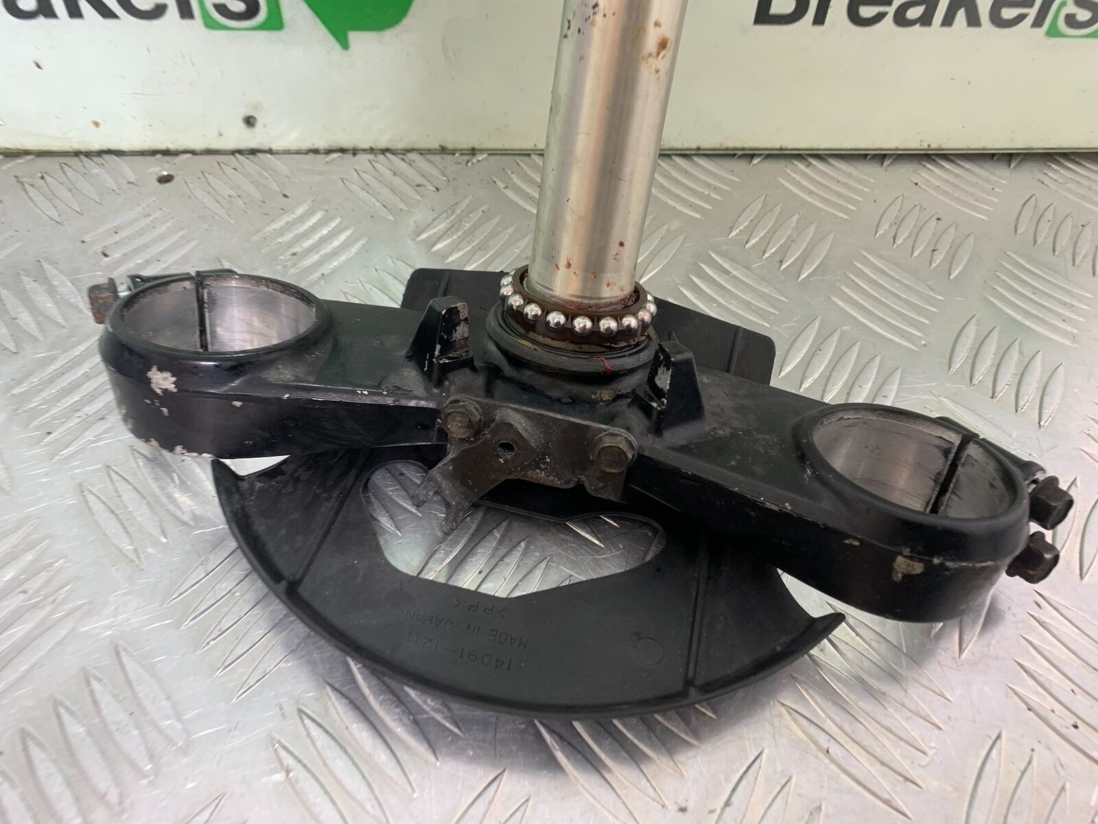 KAWASAKI ZX12R ZX12 R BOTTOM YOKE  YEAR 2000-01 (CMB1038)