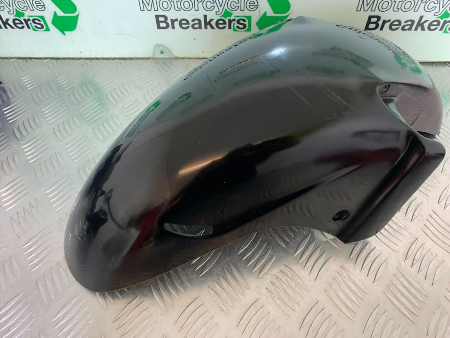 HONDA CBR1100 BLACKBIRD FRONT MUDGUARD (CRACKED) YEAR 1996-1998 (CMB1017)