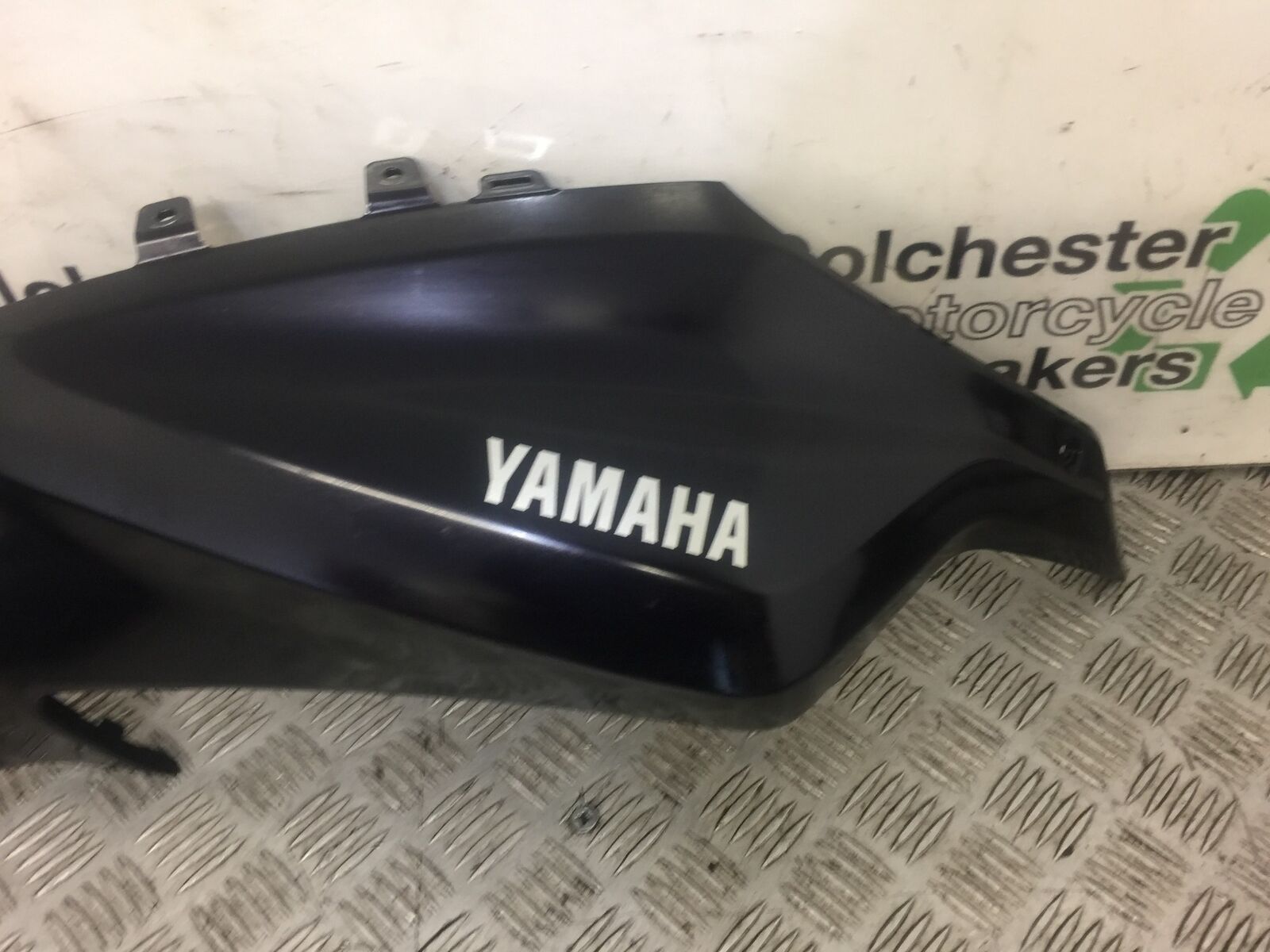 YAMAHA MT07 MT-07 RIGHT TANK PANEL   YEAR 2014 (STOCK 467)