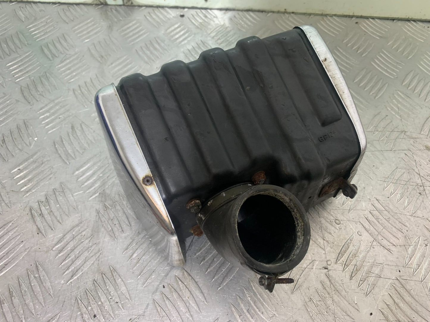 SUZUKI GP100 GP 100 AIRBOX  YEAR 1978-1988 (CMB1259)