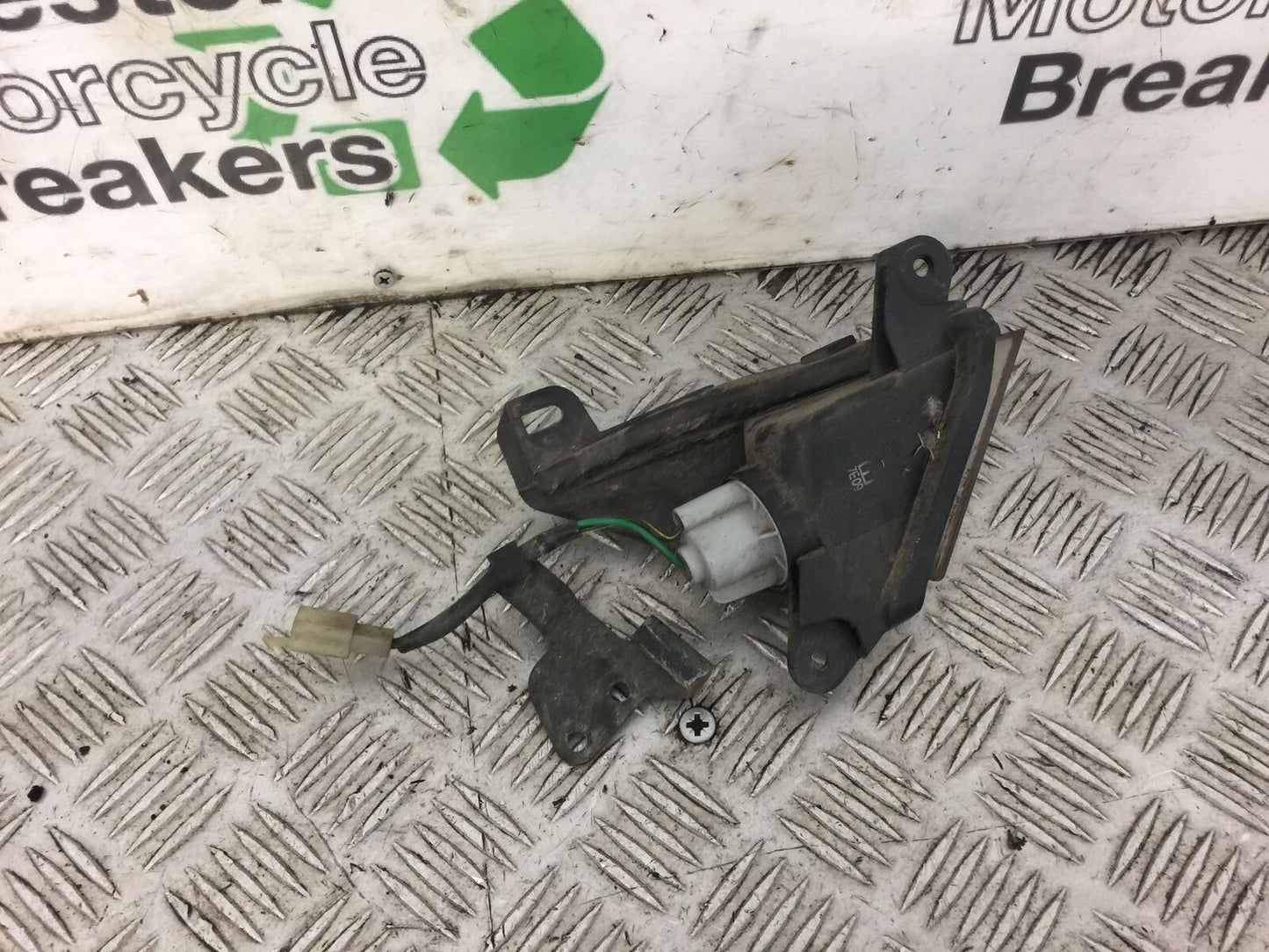 KAWASAKI ER6 N FRONT LEFT INDICATOR  YEAR 2006 (STOCK 465)