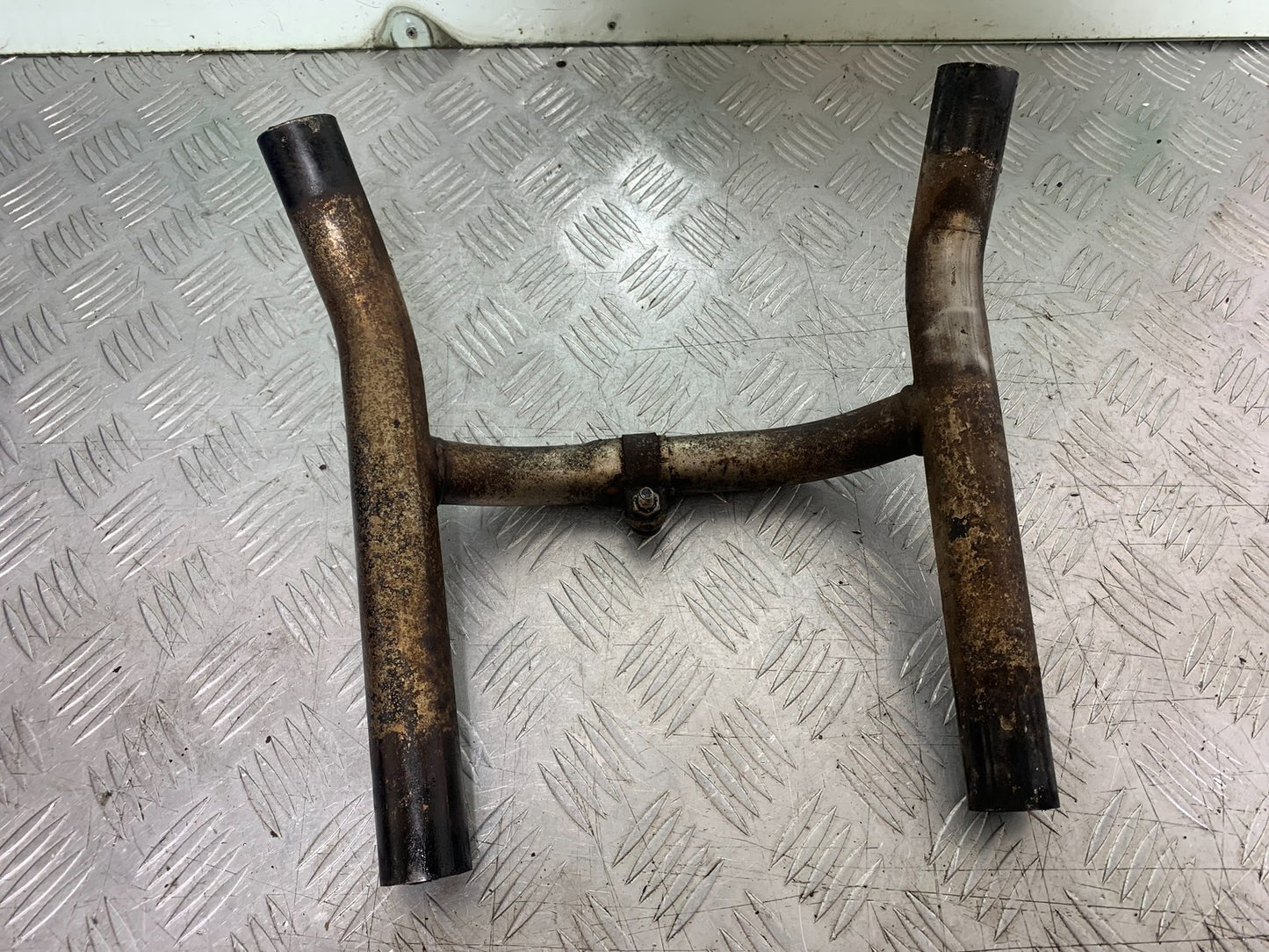 TRIUMPH TROPHY 900 EXHAUST LINK PIPES   YEAR 1991-95 (CMB1251)