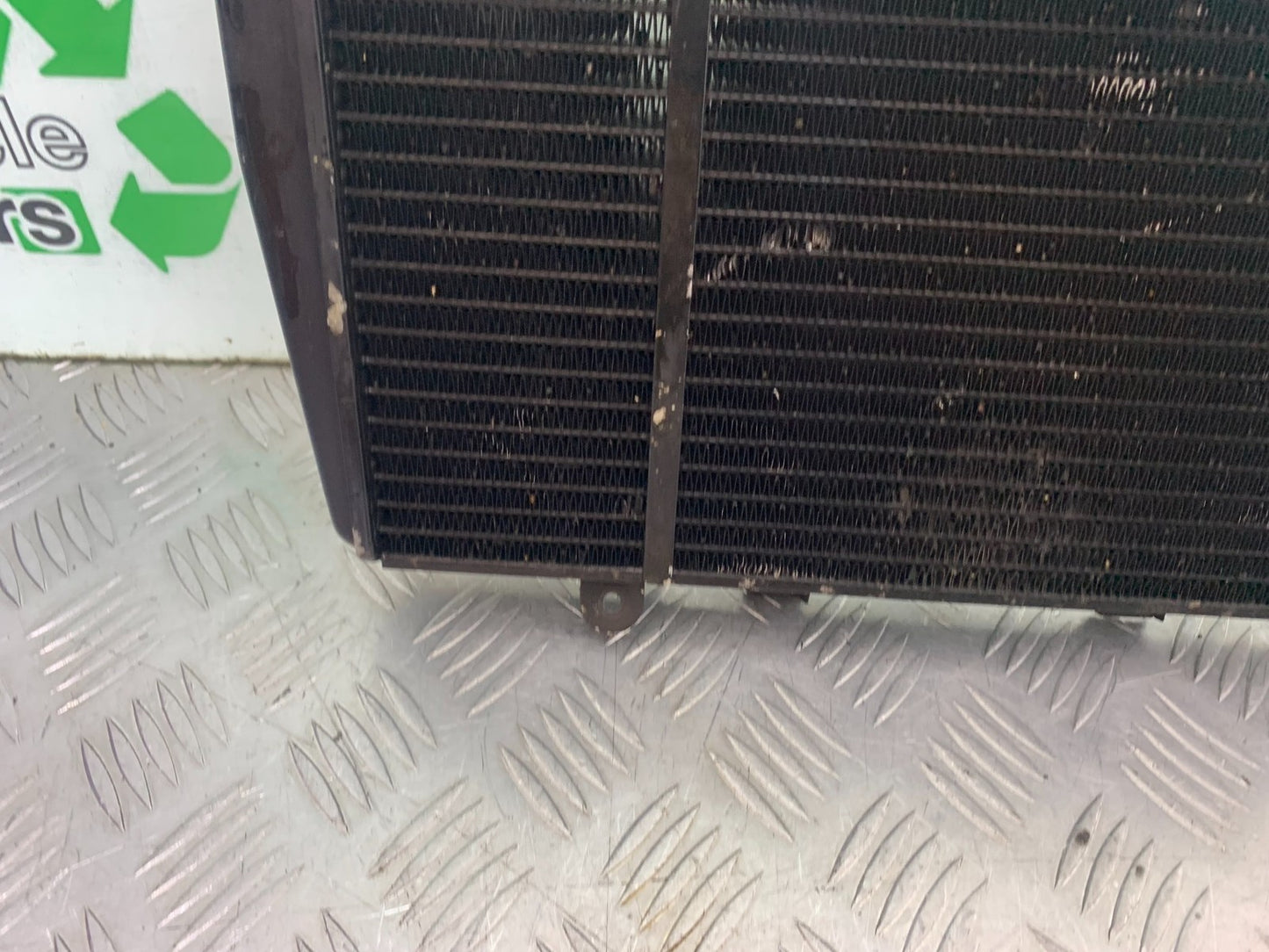 TRIUMPH 1050 SPRINT ST RADIATOR  2003-2011 (CMB1285)