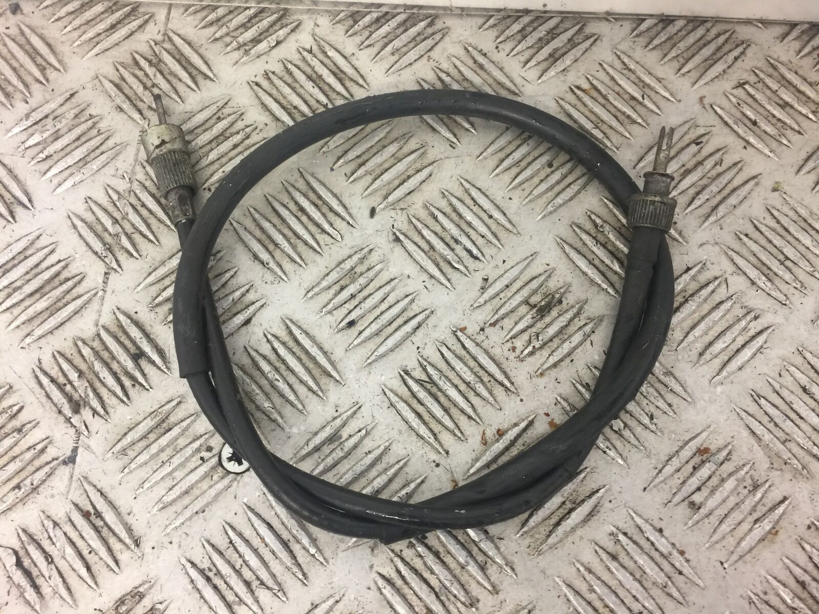 KAWASAKI GPZ305 GPZ 305 SPEEDO CABLE   YEAR 1990