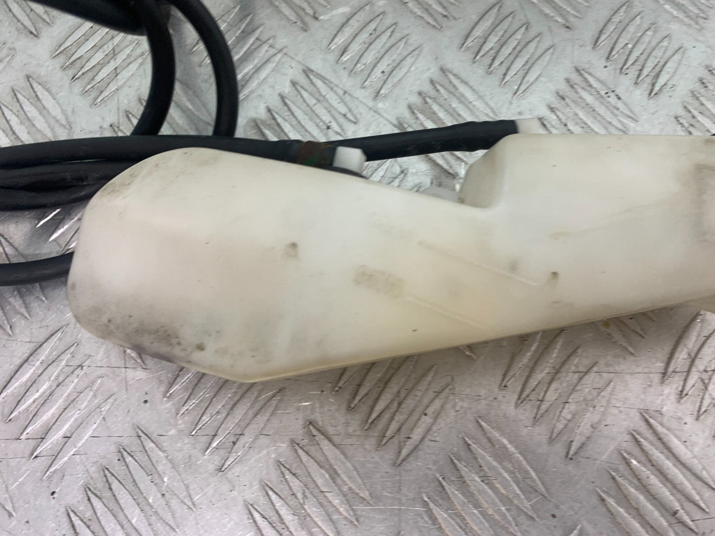 TRIUMPH 955i SPRINT ST COOLANT BOTTLE 1999-2004 (CMB1176)