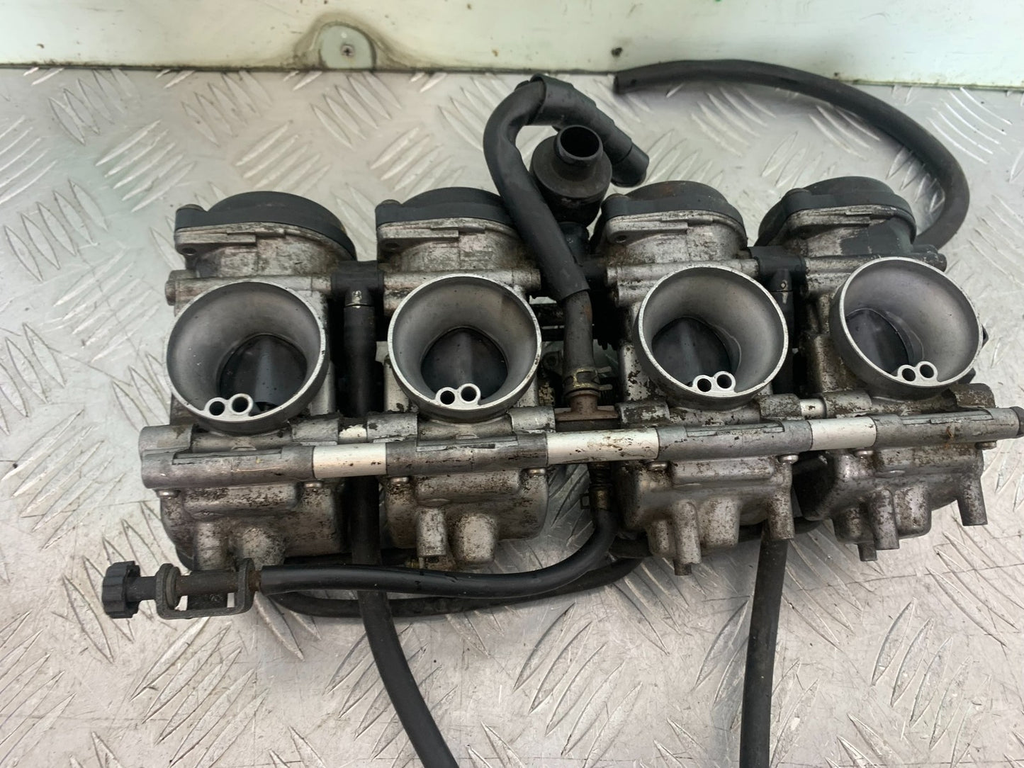 YAMAHA FZS600 FAZER 600 CARBS  YEAR 1998-2001 (CMB1267)