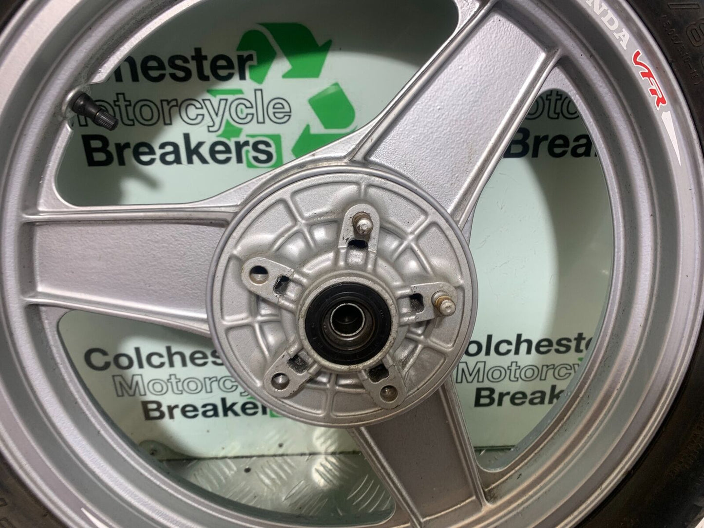 HONDA VFR400 VFR 400 NC21 REAR WHEEL YEAR 1986-87 (CMB1043)