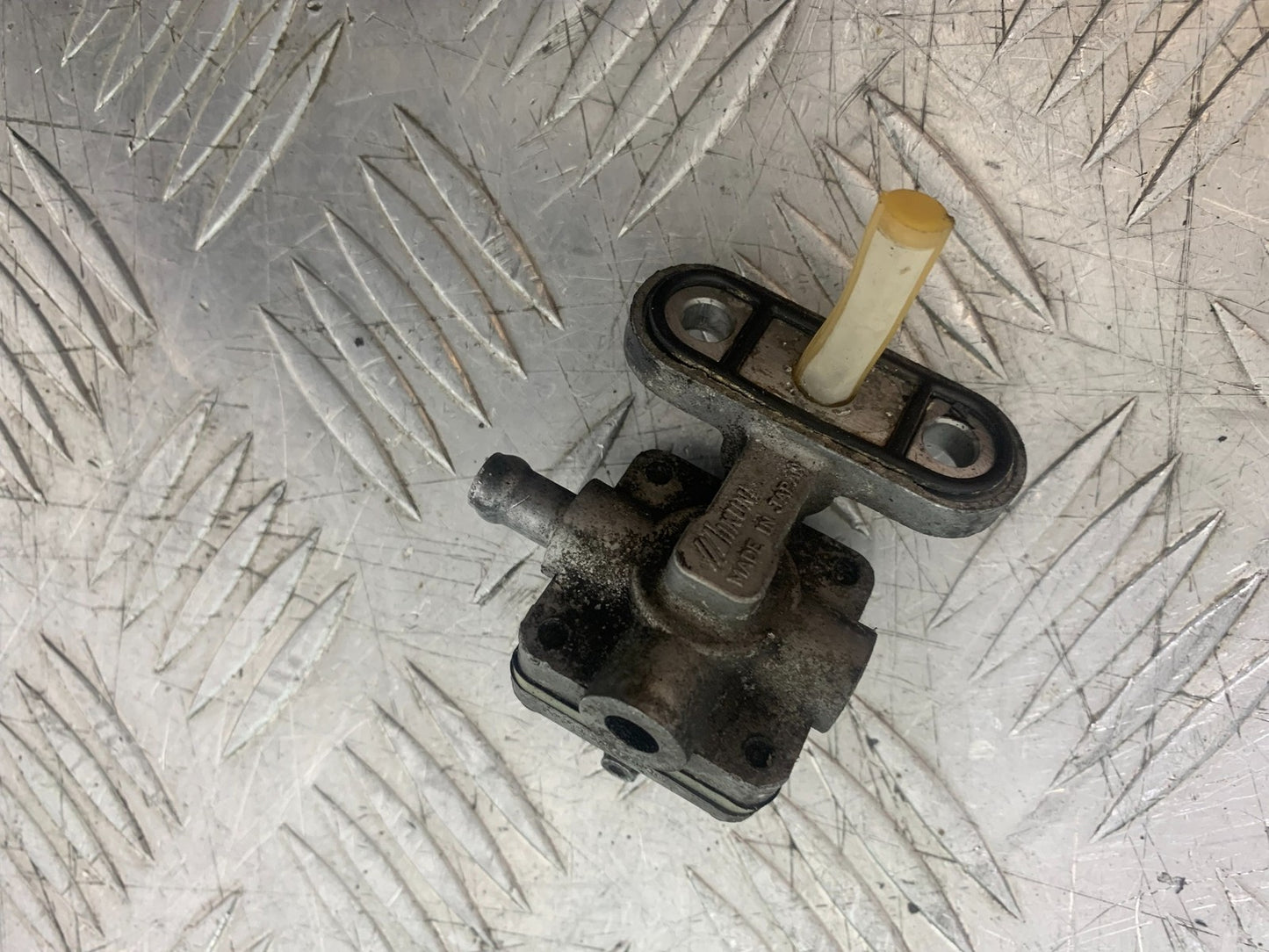 SUZUKI GSX750 INAZUMA PETROL TAP   YEAR 1998-2003 (CMB1308)