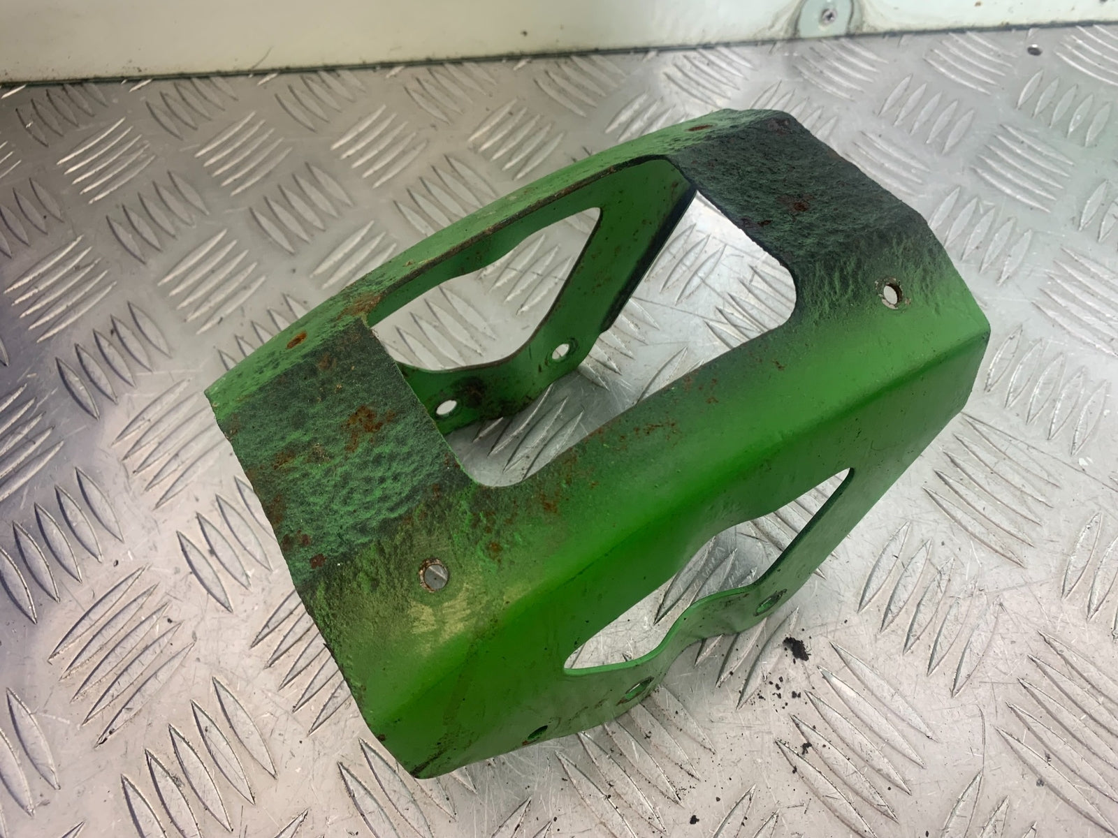 KAWASAKI GT550 GT 550 FRONT MUDGUARD BRACE  YEAR 1984-87 (CMB1141)