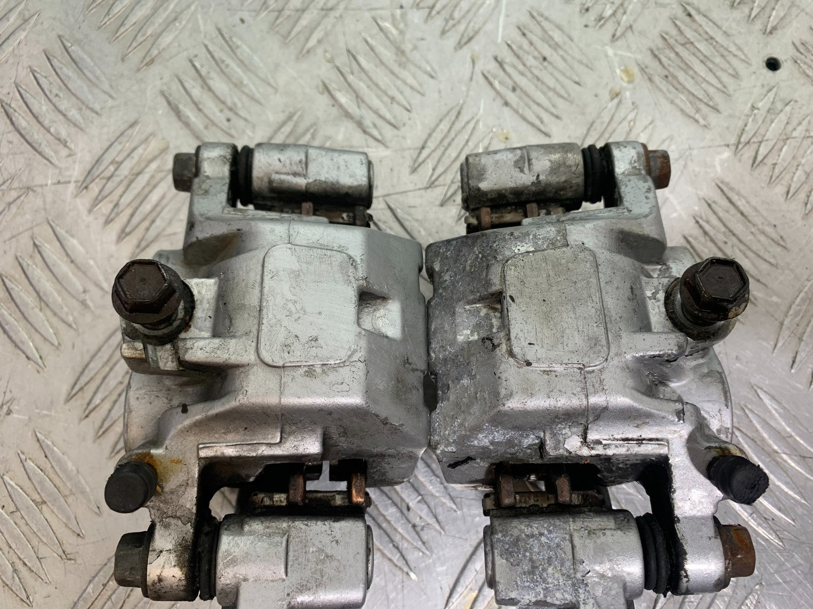 YAMAHA XVS 1300 MIDNIGHT STAR FRONT BRAKE CALIPERS   YEAR 2007-16 (CMB1200)