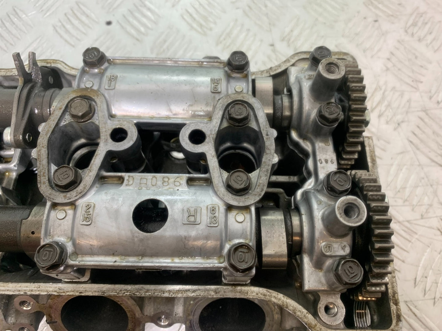 HONDA CBR1000 rr FIREBLADE CYLINDER HEAD AND CAMS   2008-2011 (CMB1253)