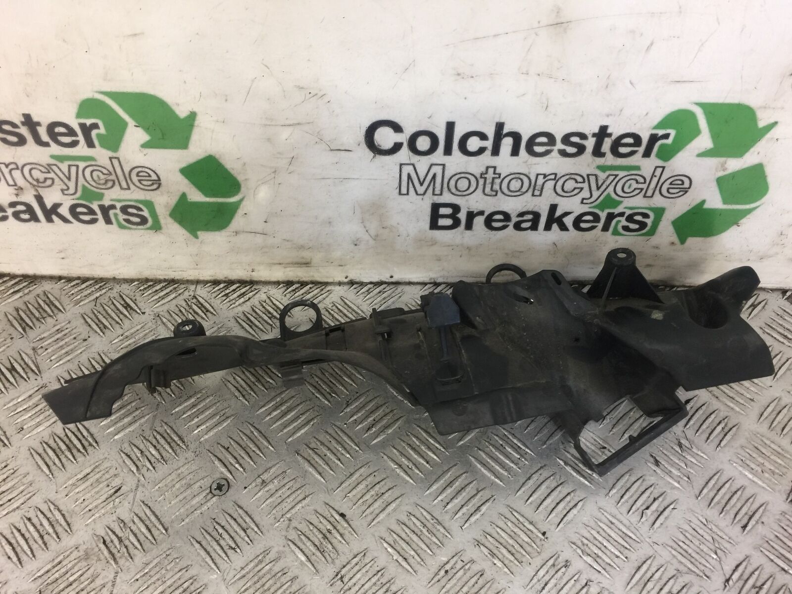 BMW S1000 RR ENGINE INFILL PANEL   YEAR 2015 STOCK (476)