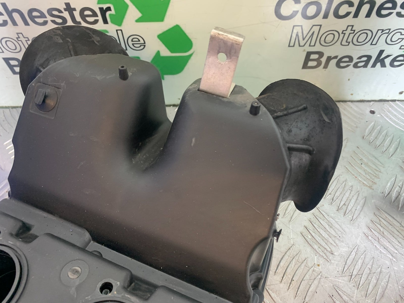 APRILIA RSV4 FACTORY AIRBOX  YEAR 2009-2012 (CMB1224)