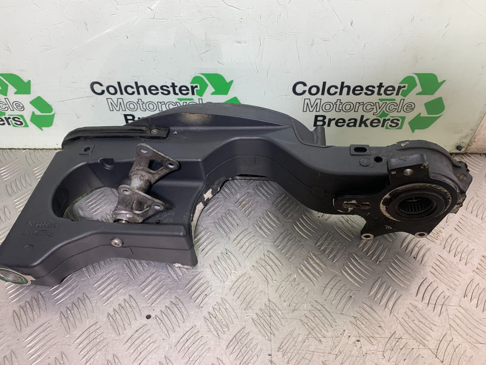 TRIUMPH 1050 SPRINT GT SWINGARM  YEAR 2010-2016 (CMB1250)