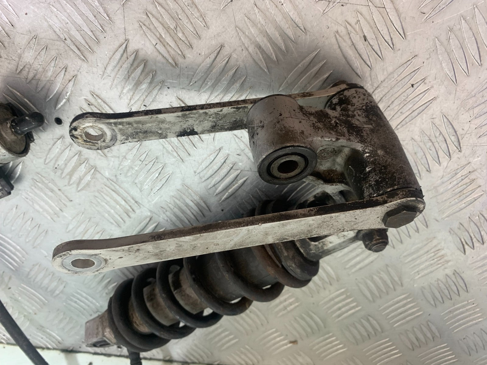 KAWASAKI ZX6R ZX6 F REAR SHOCK AND LINKAGE  YEAR 1995-1997 (CMB1169)
