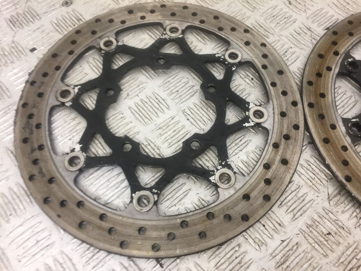 SUZUKI GSXR750 K6 K7 FRONT BRAKE DISCS  YEAR 2007 (STOCK 634)