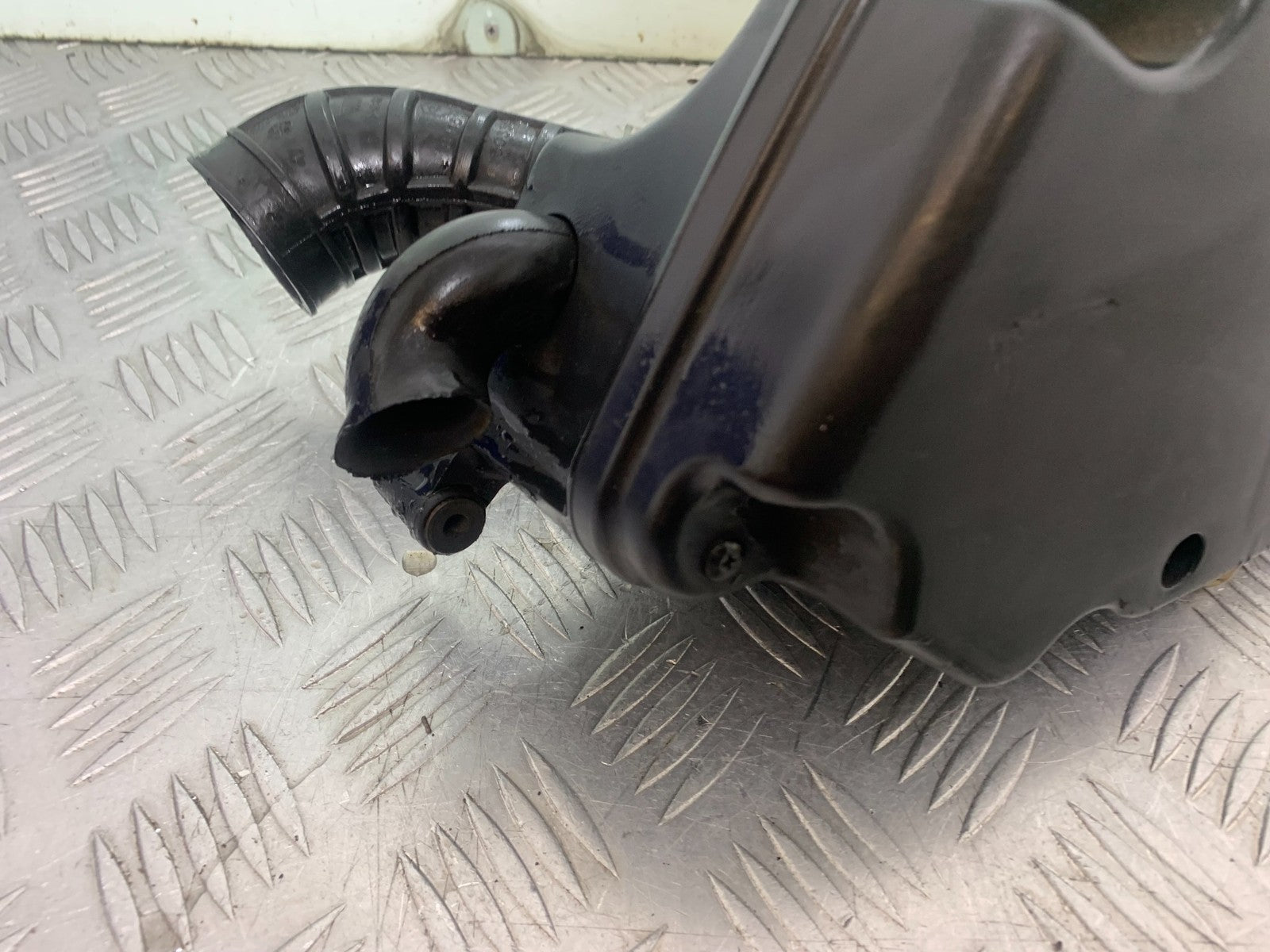 PIAGGIO VESPA GTS 125 AIRBOX  YEAR 2009-14 (CMB1261)