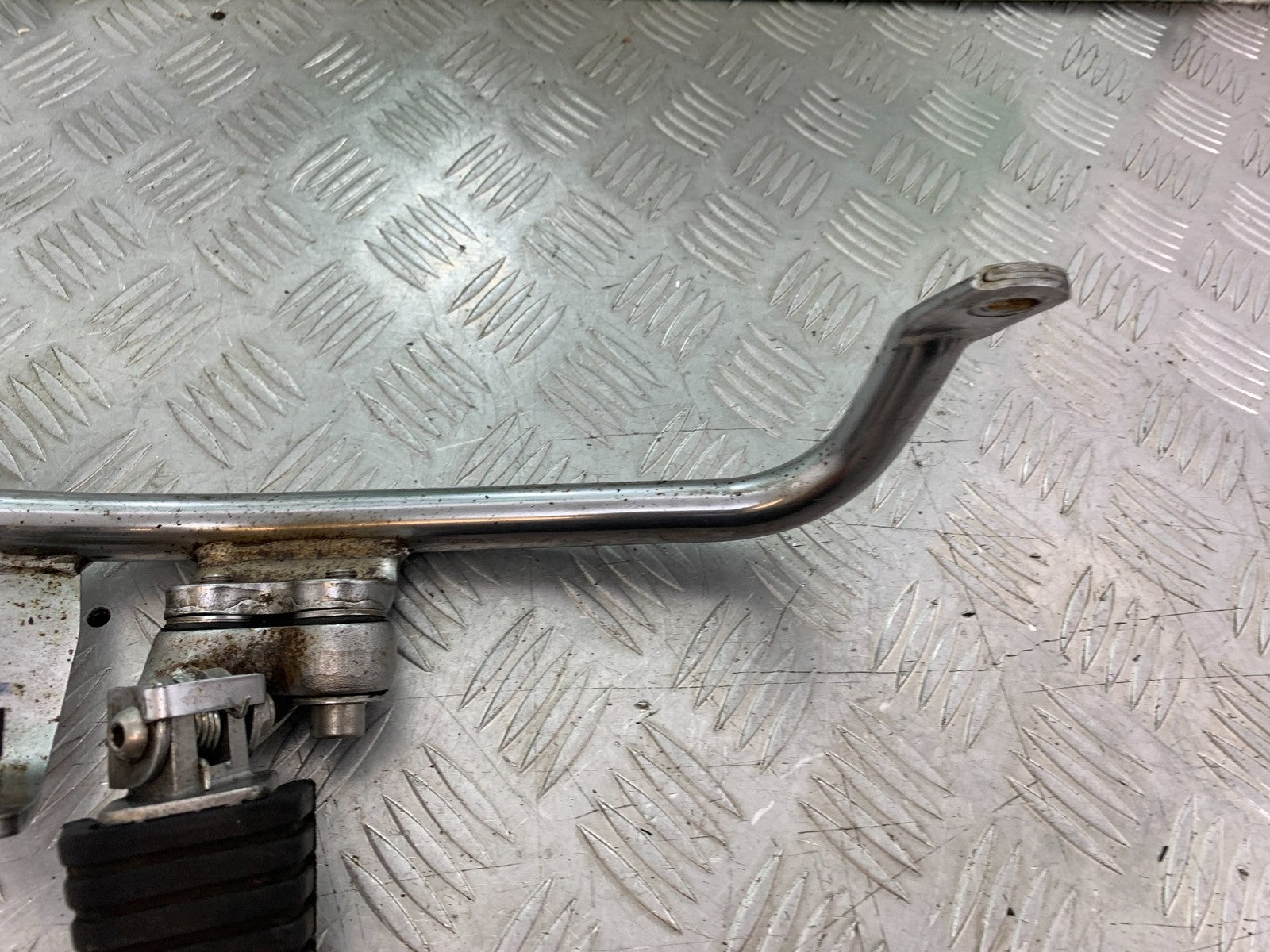 YAMAHA XV1100 XV 1100 VIRAGO LEFT HANGER AND PEG  1990-1999 (CMB1190)