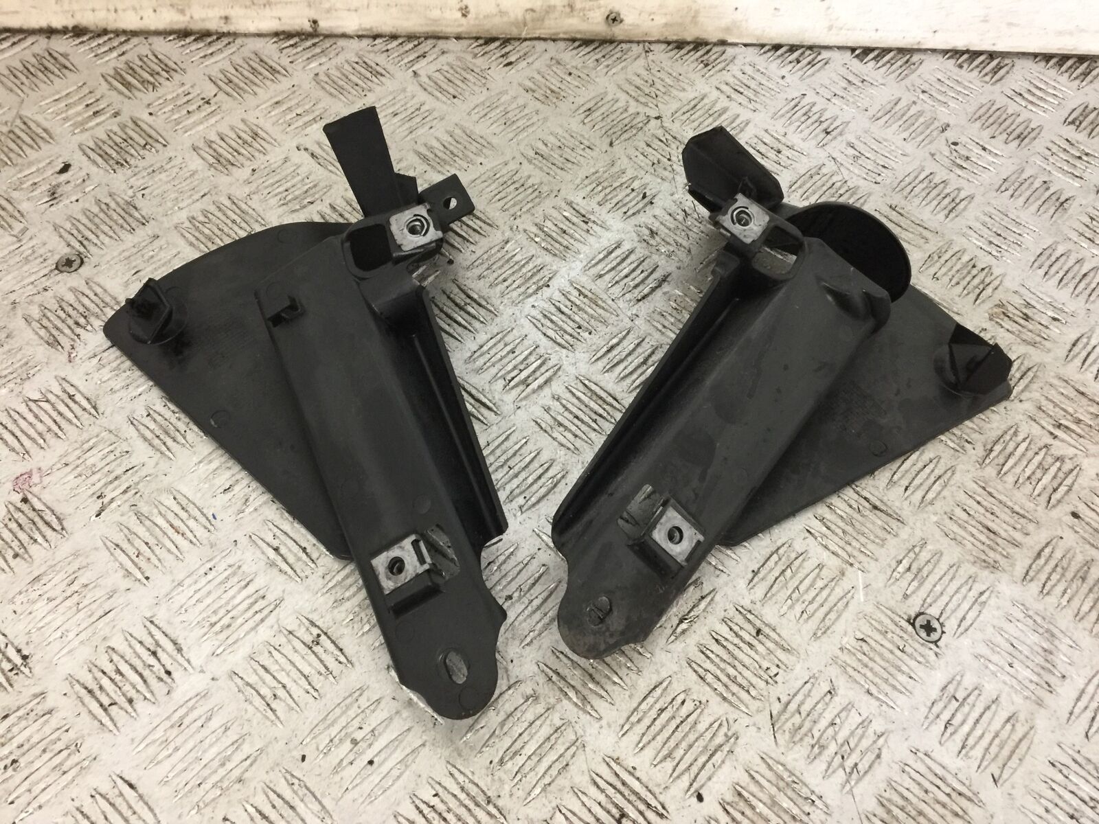 TRIUMPH 675 STREET TRIPLE LEFT AND RIGHT INFILLS   YEAR 2016 (STOCK 812)