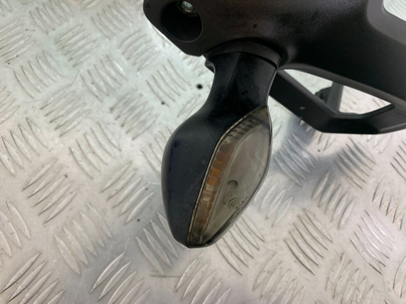 HONDA NC750 NC 750 S FRONT RIGHT INDICATOR AND BRACKET   2014-2016 (CMB1064)