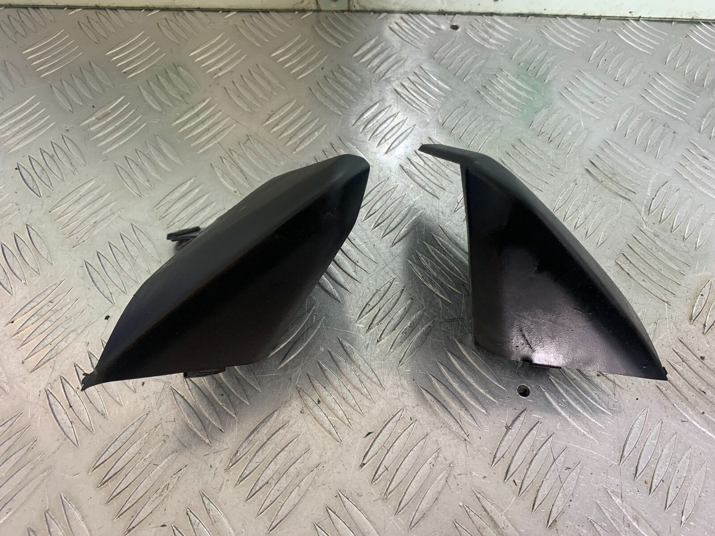 HONDA VFR1200 VFR 1200 FA LEFT AND RIGHT INFILL PANELS YEAR 2010-11 CMB1088)