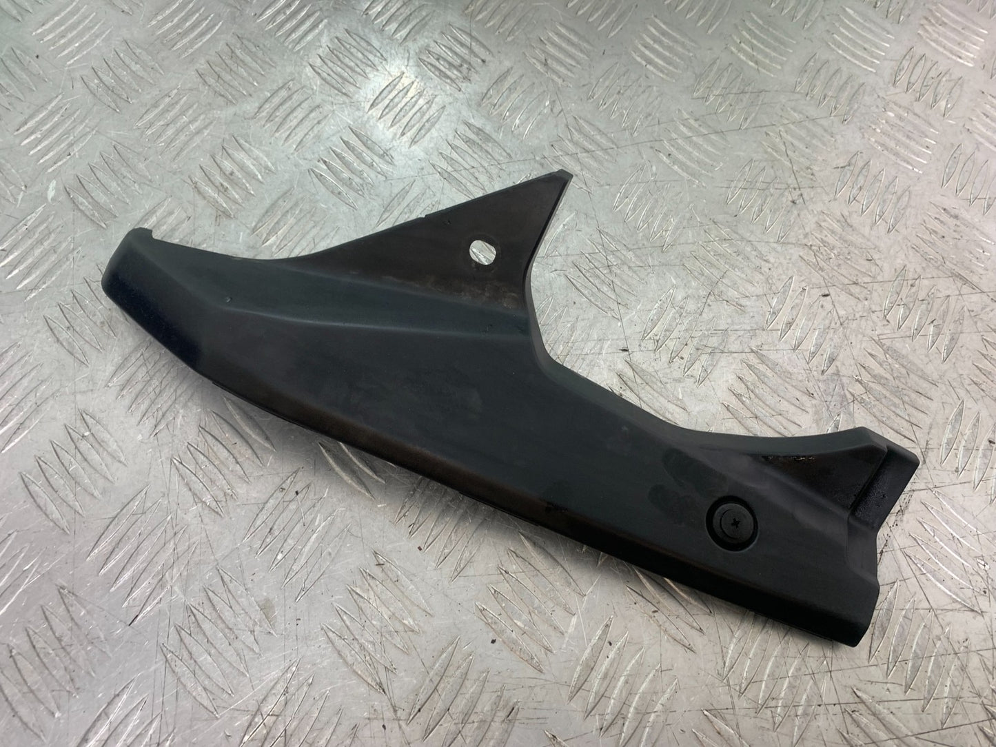 YAMAHA FZS600 FAZER 600 LEFT TOP FAIRING INFILL PANEL  YEAR 1998-2001 (CMB1267)