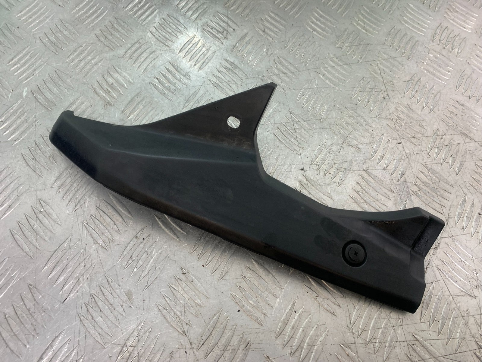 YAMAHA FZS600 FAZER 600 LEFT TOP FAIRING INFILL PANEL  YEAR 1998-2001 (CMB1267)