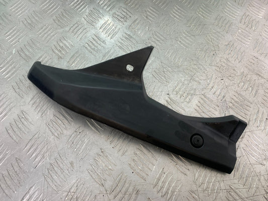 YAMAHA FZS600 FAZER 600 LEFT TOP FAIRING INFILL PANEL  YEAR 1998-2001 (CMB1267)