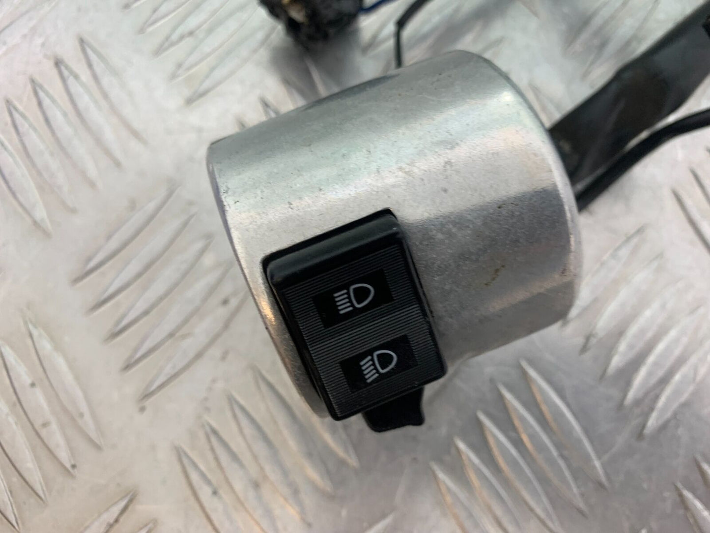 HONDA VT1100 C SHADOW SPIRIT LEFT SWITCH GEAR    2002-2003 (CMB1035)
