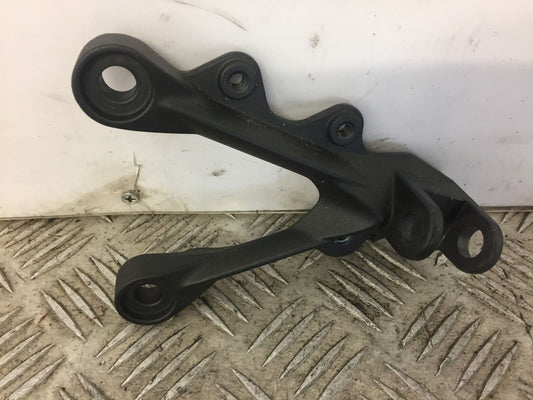 KAWASAKI ZX6R FRONT LEFT HANGER  YEAR 2015