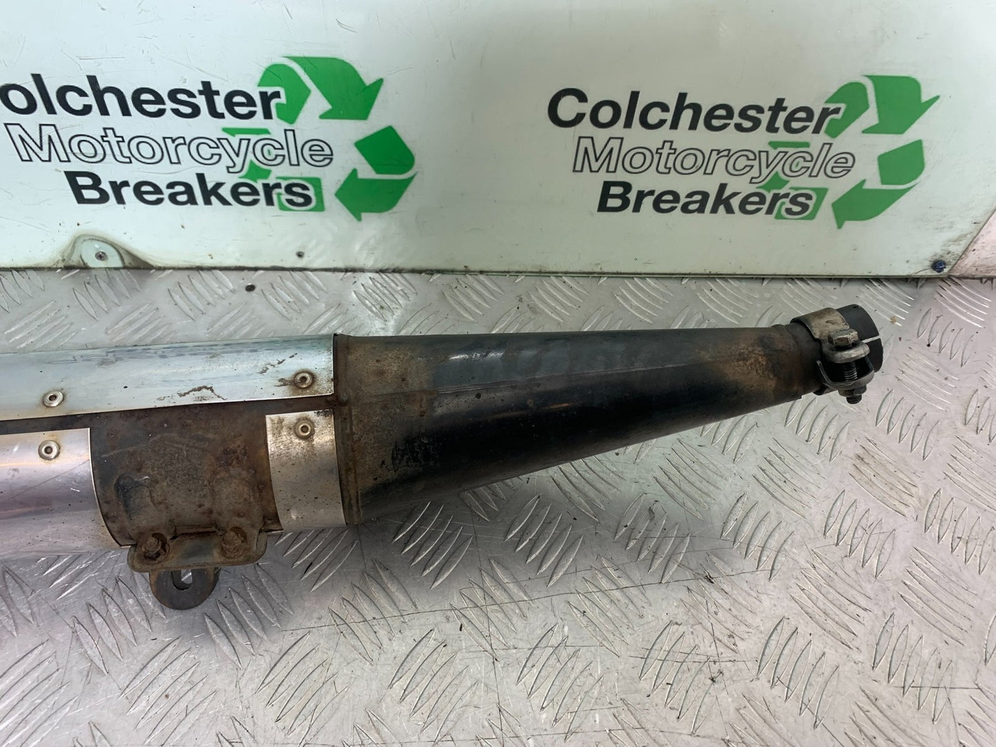 TRIUMPH TROPHY 900 RIGHT SILENCER YEAR 1991-95 (CMB1251)