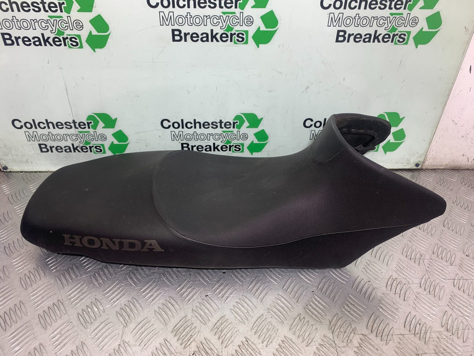 HONDA XL125 VARADERO SEAT   YEAR 2001-2006  (CMB1210)