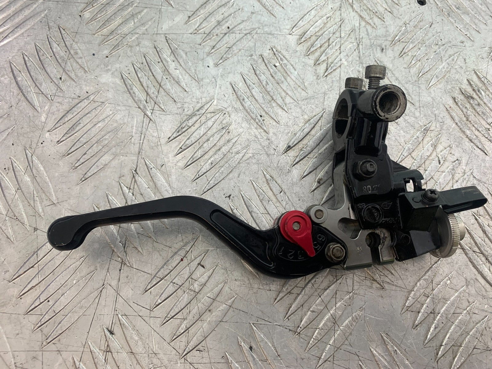 TRIUMPH 675 STREET TRIPLE R CLUTCH LEVER AND BRACKET  YEAR 2013 - 2016 (CMB1221)