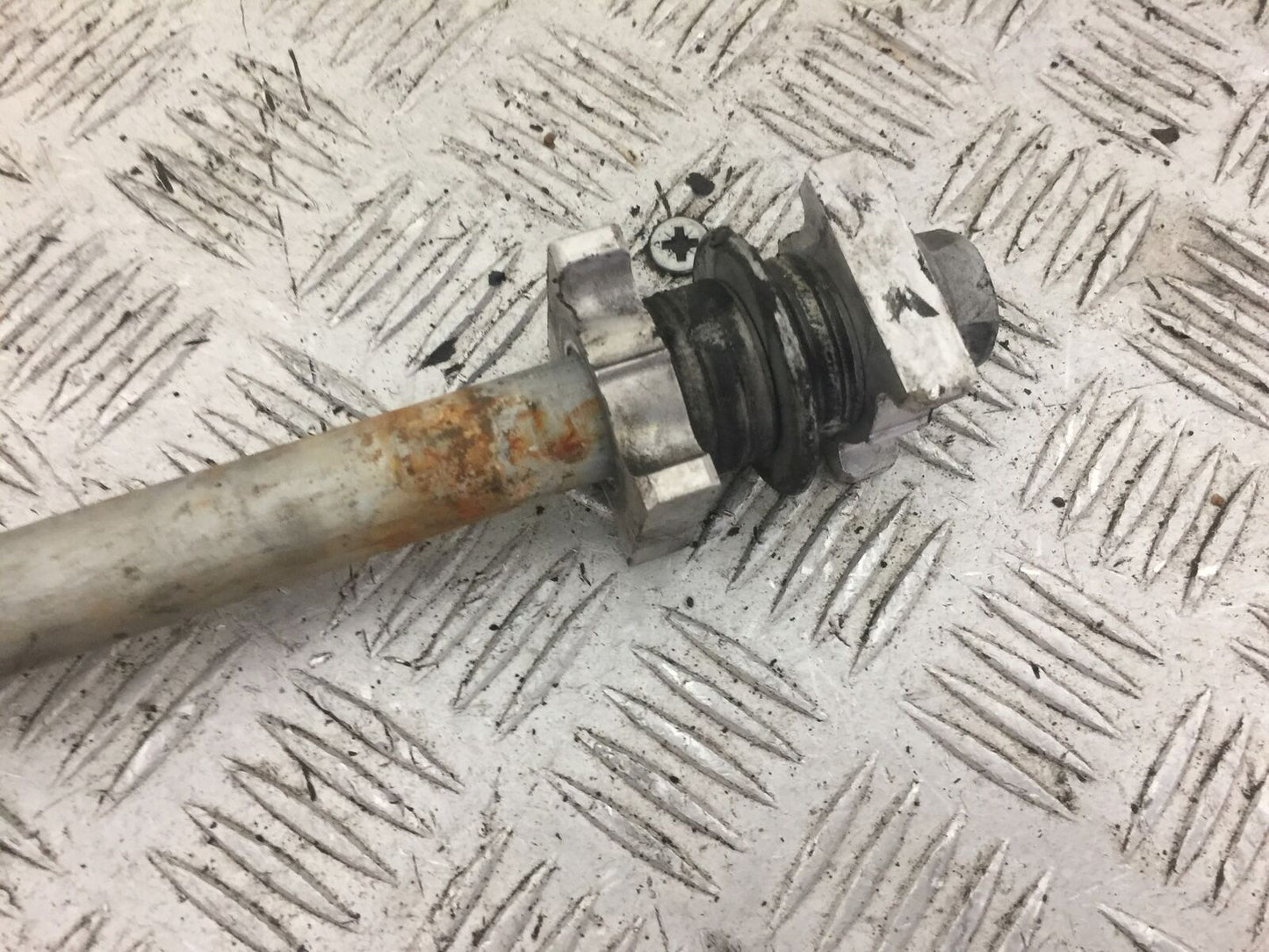 HONDA CB650 F CB 650 FA-H REAR WHEEL SPINDLE   YEAR 2017-2019 (STOCK 710)