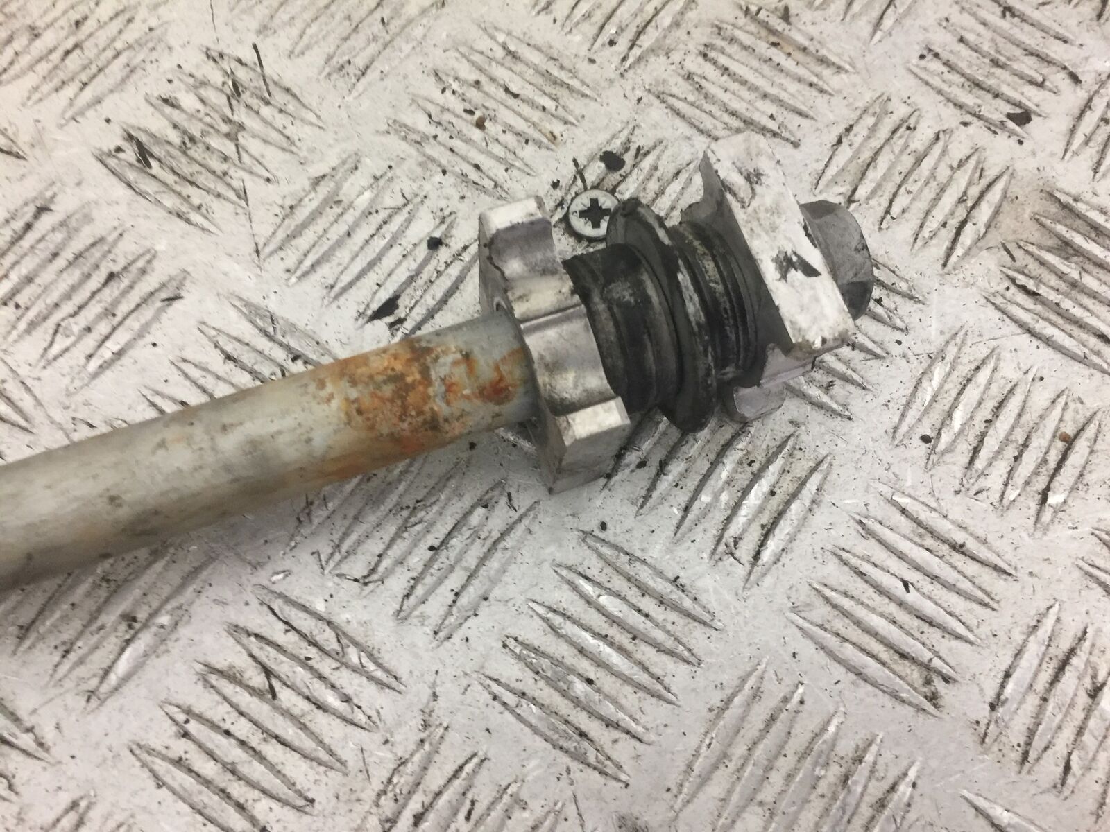 HONDA CB650 F CB 650 FA-H REAR WHEEL SPINDLE   YEAR 2017-2019 (STOCK 710)