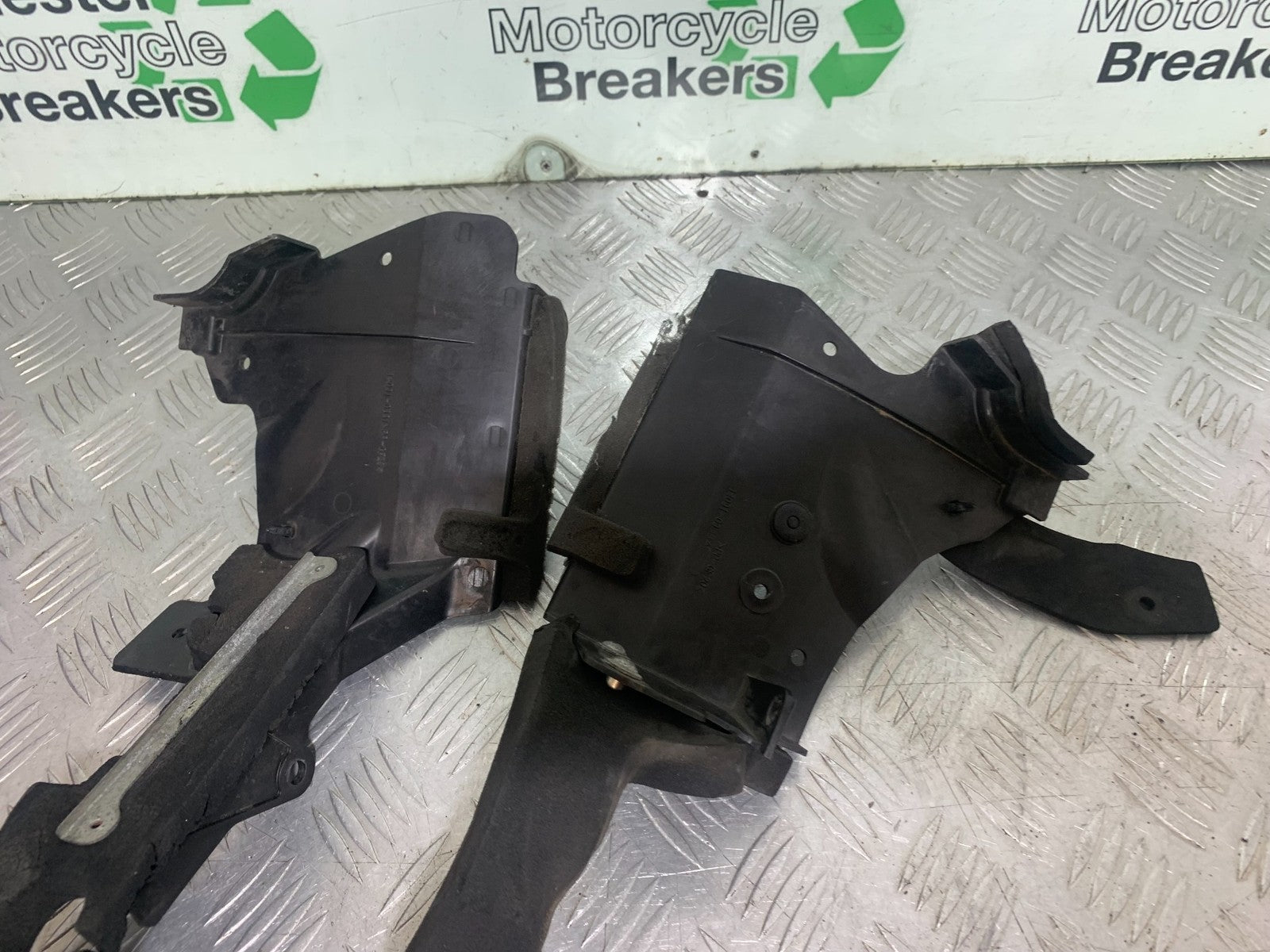 KAWASAKI GTR1400 GTR 1400 INNER FAIRING INFILLS   YEAR 2007-2009 (CMB1174)