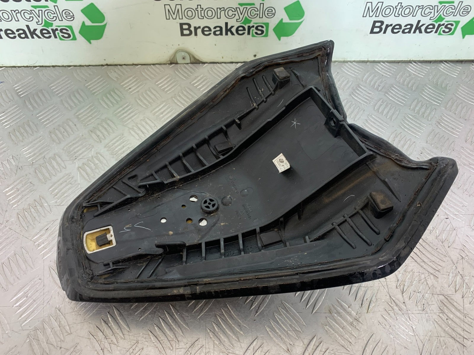 KTM RC125 RC 125 REAR SEAT  YEAR 2017-2022 (CMB 1244)