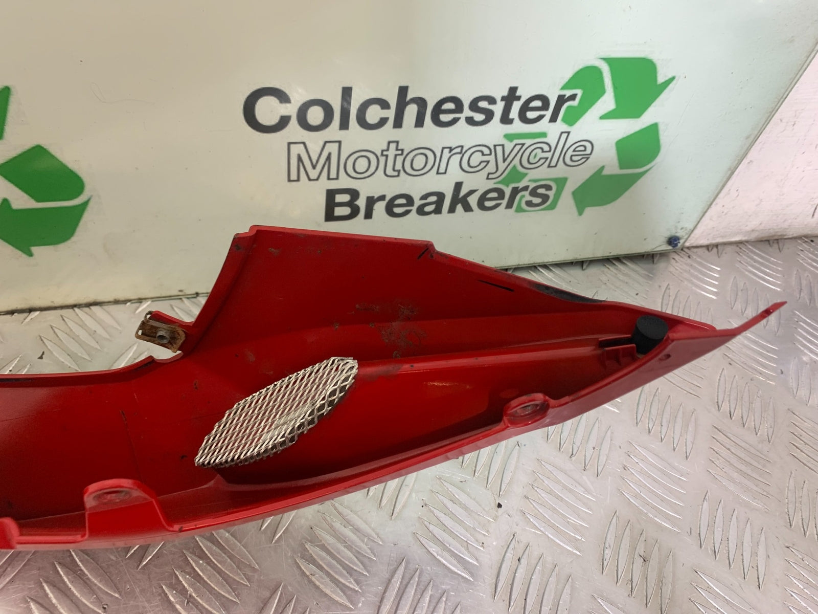 MV AGUSTA 800 F3 LEFT SEAT PANEL   YEAR 2013-2016 (CMB1152)