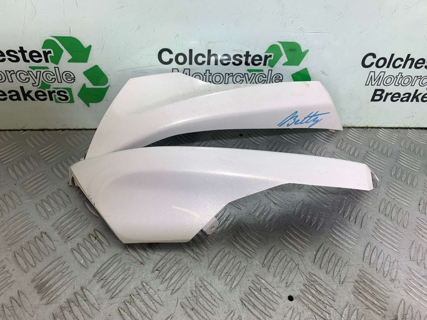 HONDA NC700 X LEFT AND RIGHT INFILLS YEAR 2012-2014 (CMB1327)