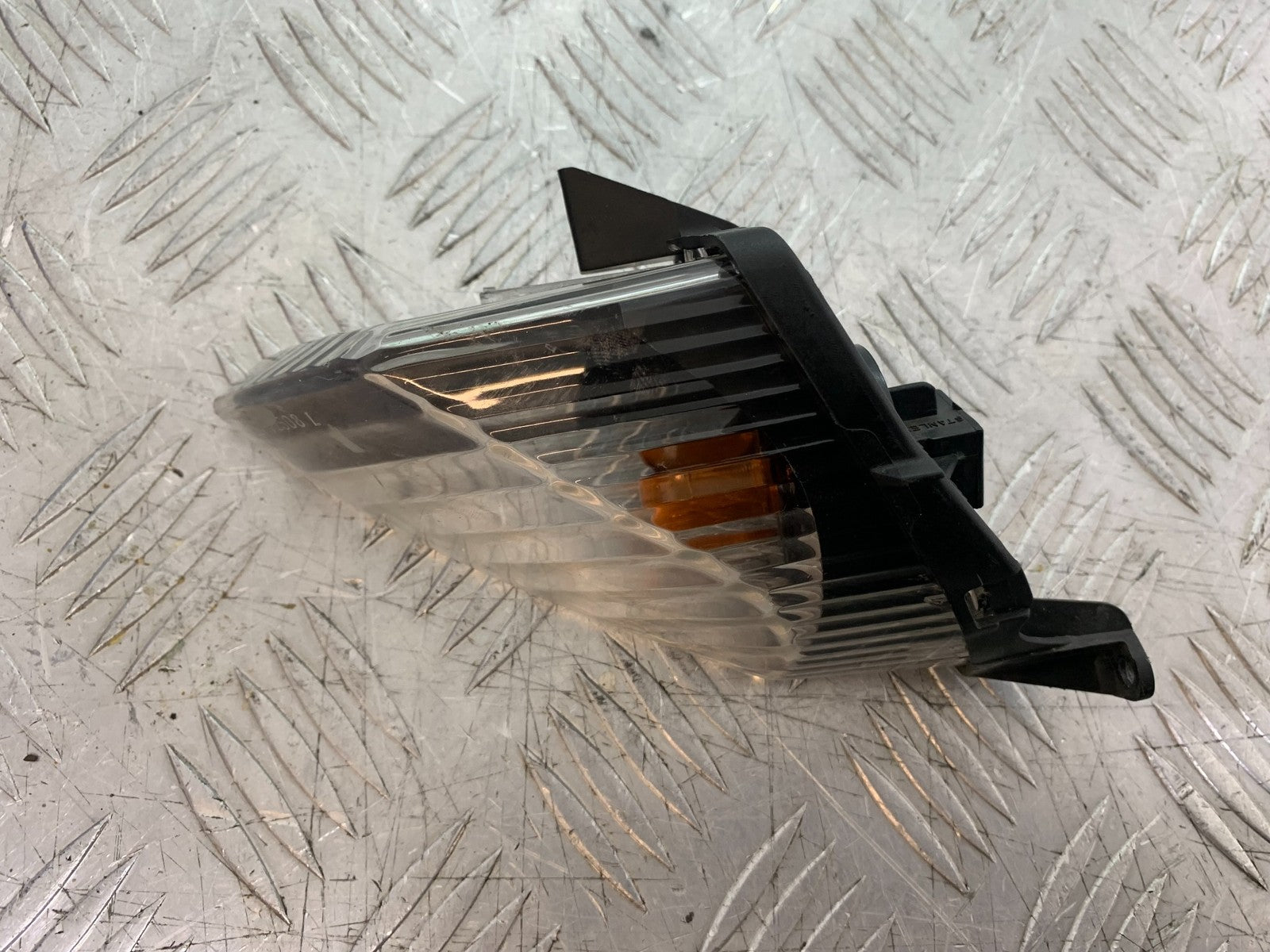 HONDA VFR800 VFR 800 V-TEC FRONT LEFT INDICATOR YEAR 2002 -09 (CMB1296)