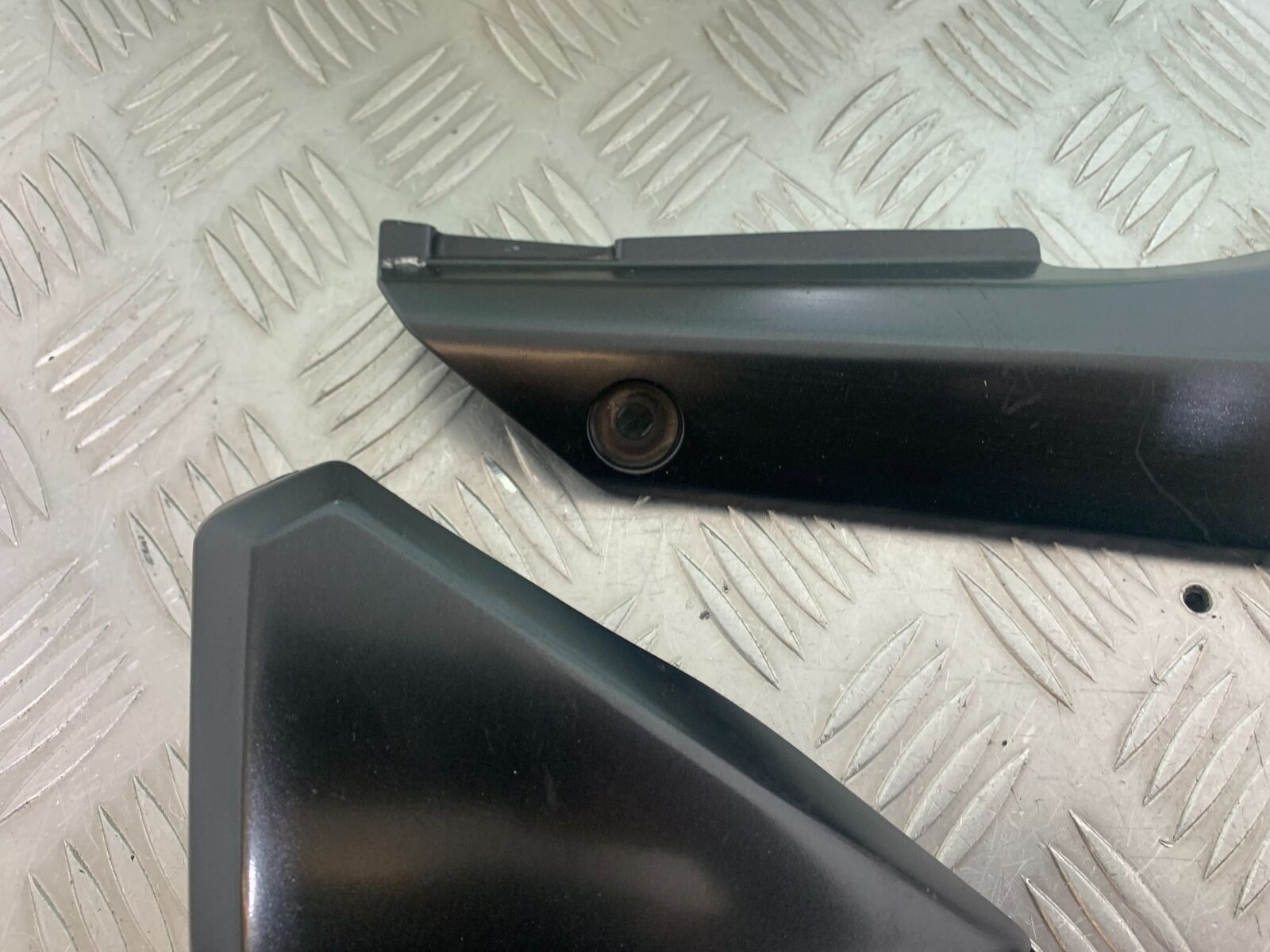 SUZUKI GSF1250 GSF 1250 BANDIT LEFT & RIGHT SIDE PANELS YEAR 2007-2011 (CMB1125)